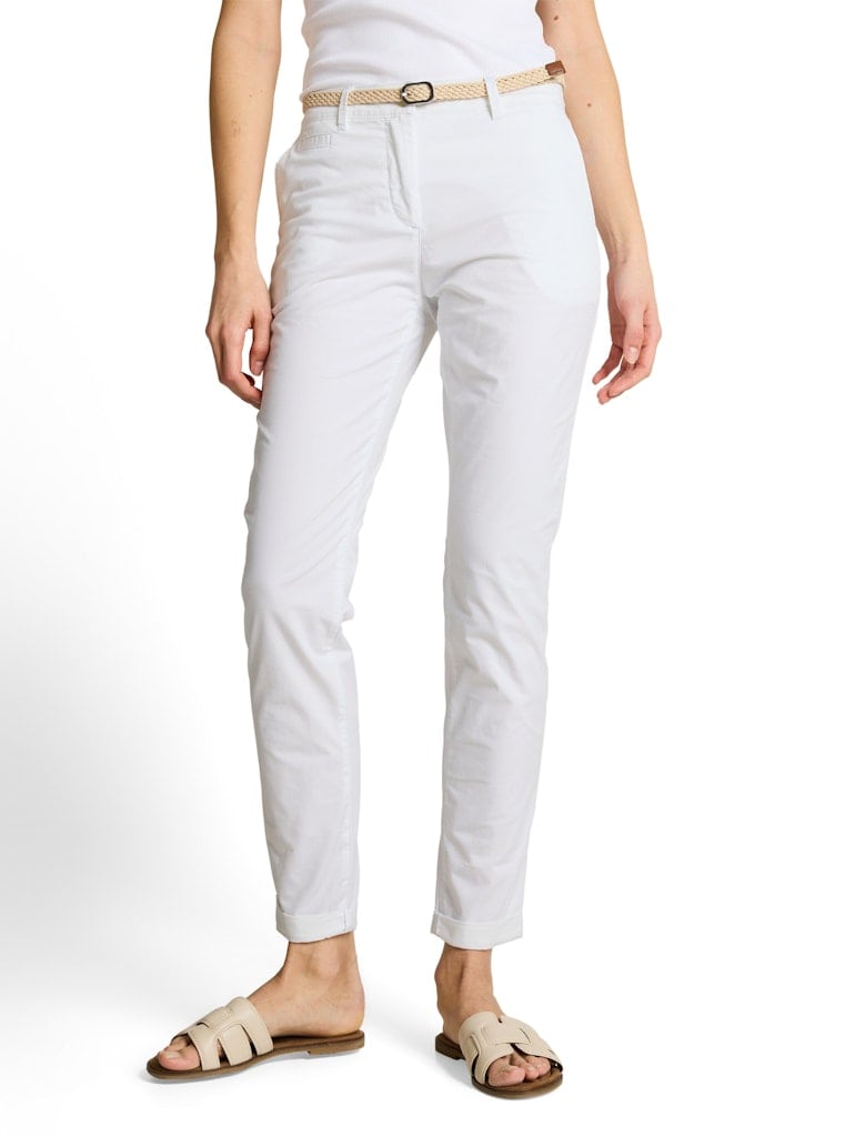 Slim Chino Hose mit Gürtel