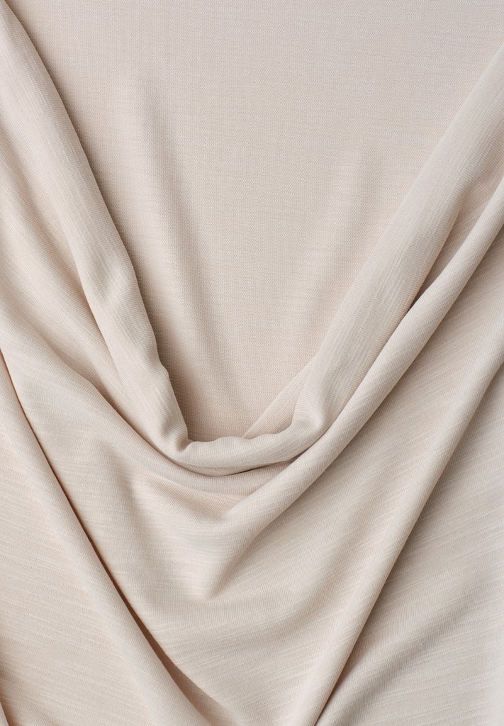 Silk-Look Top mit Wasserfall-Ausschnitt