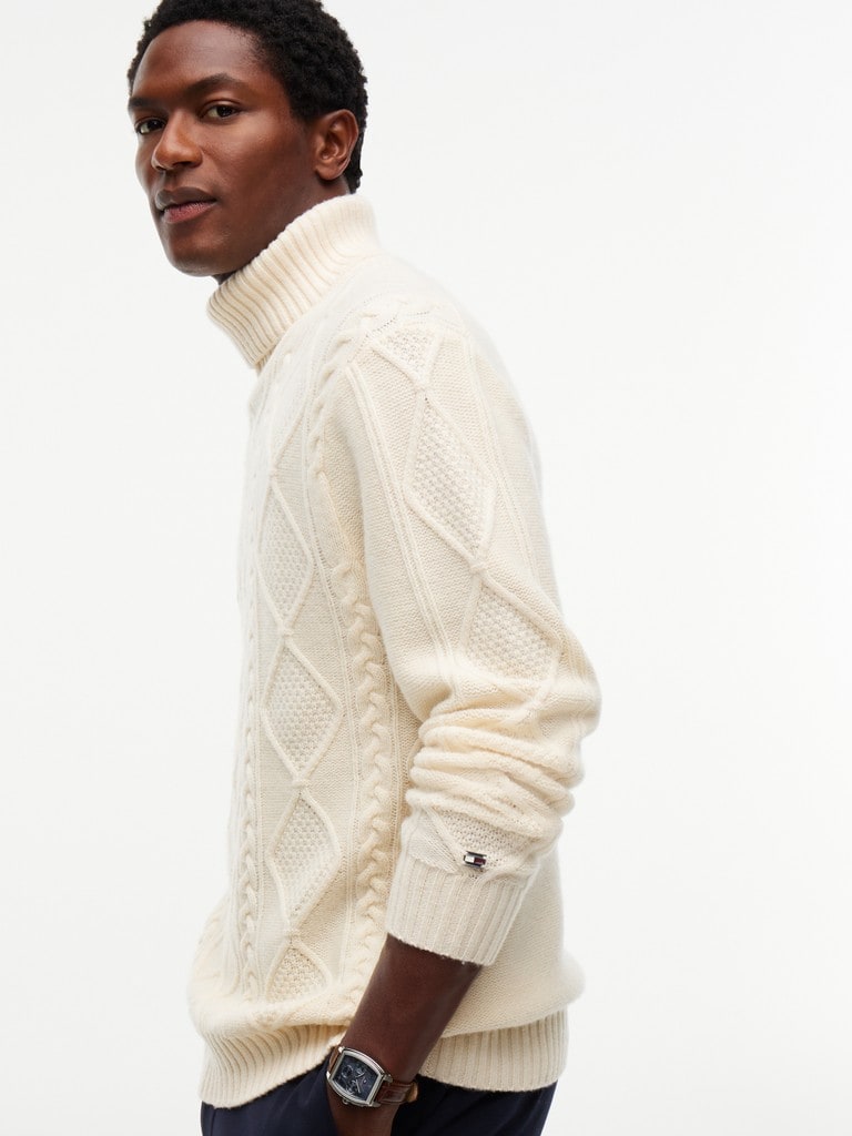 NY WOOL CABLE SWEATER