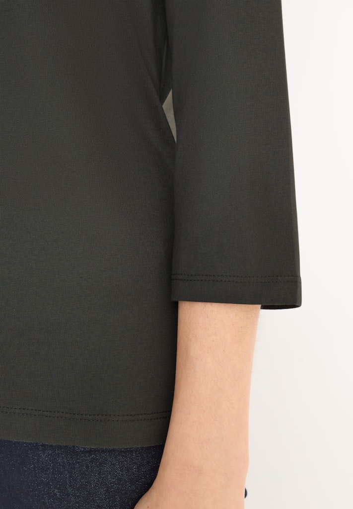 Shirt mit Schmucksteinen