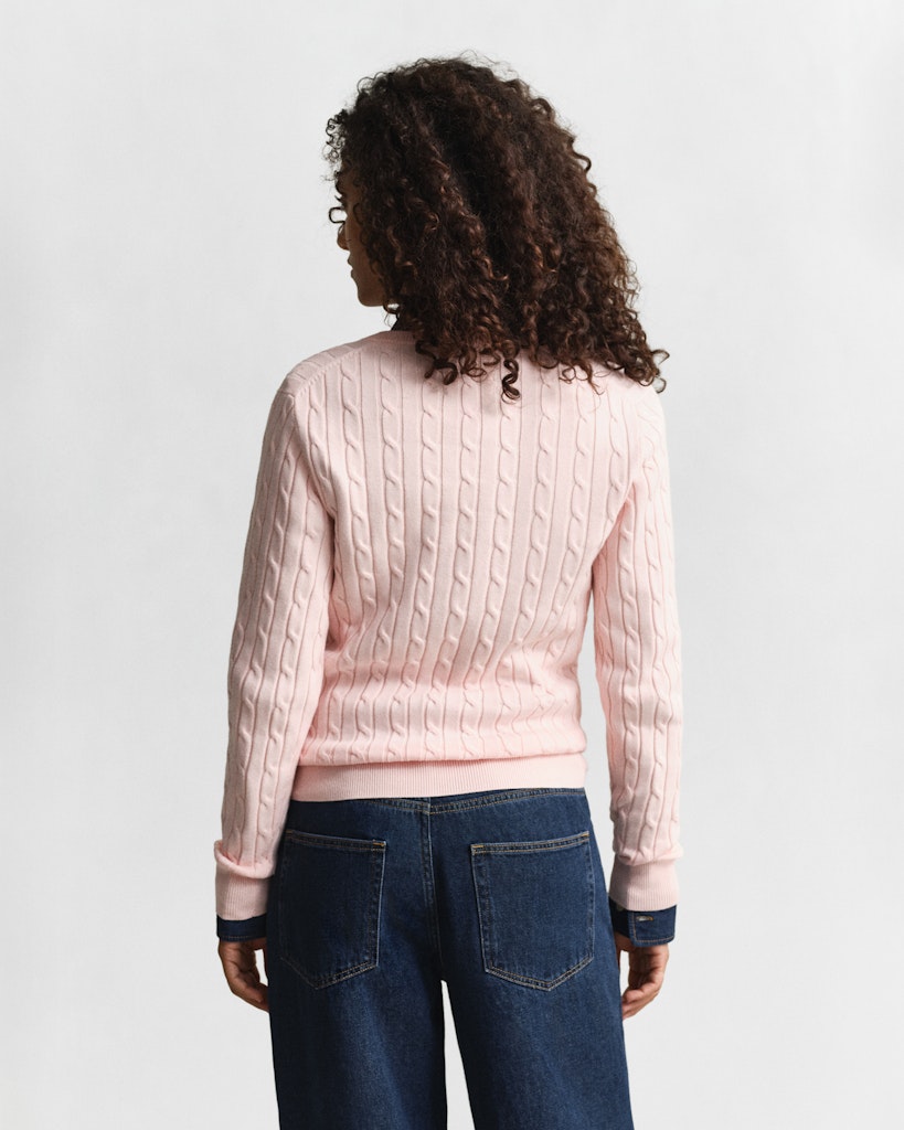 V-Neck Pullover mit Zopfmuster