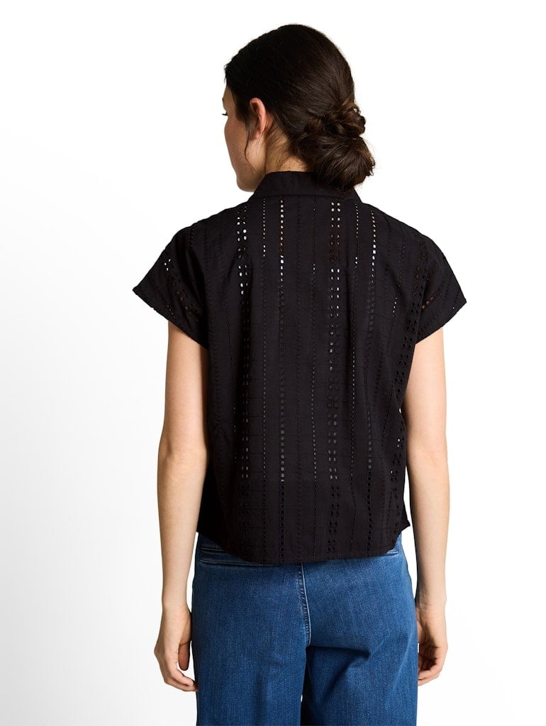 Bluse mit Lochstickerei