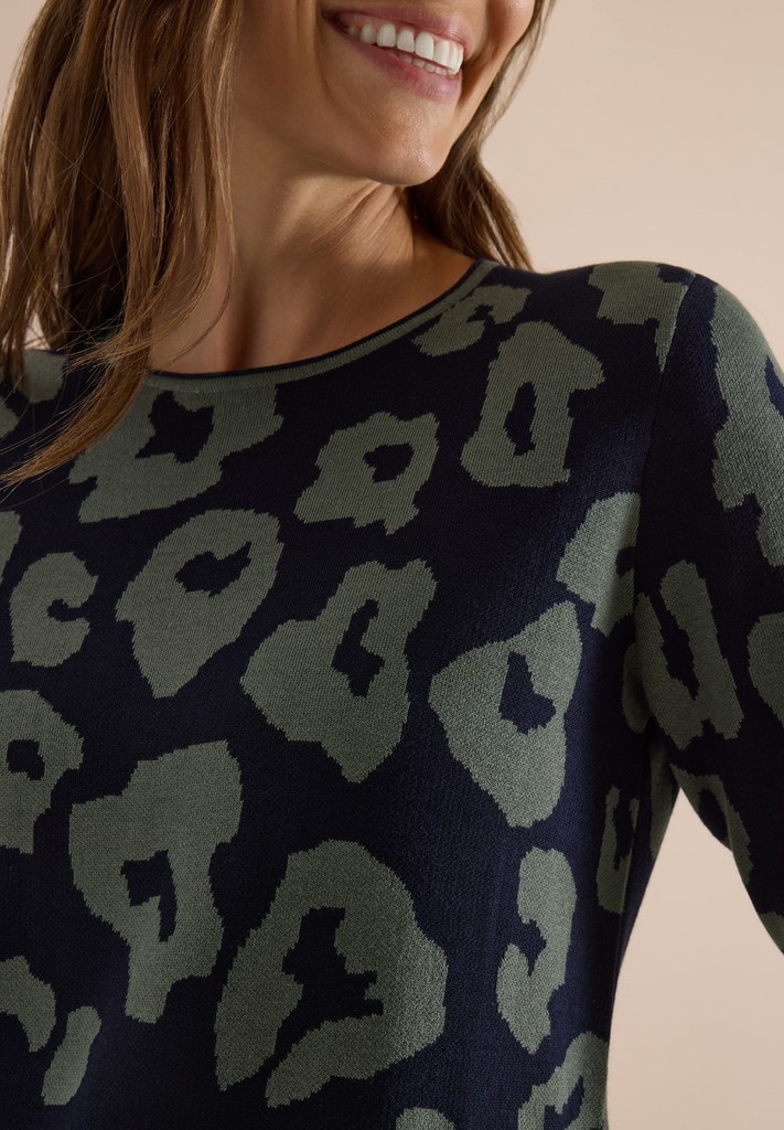 Pullover mit Rundhals und Leo-Muster
