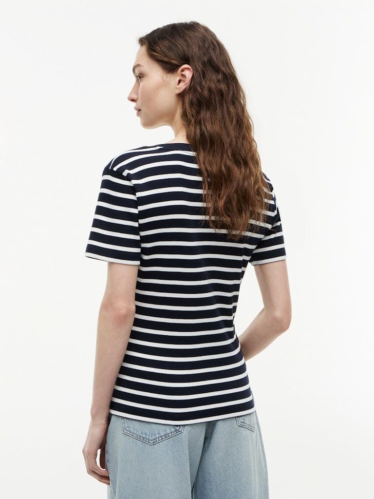 Flag Embroidery V-Neck Slim T-Shirt