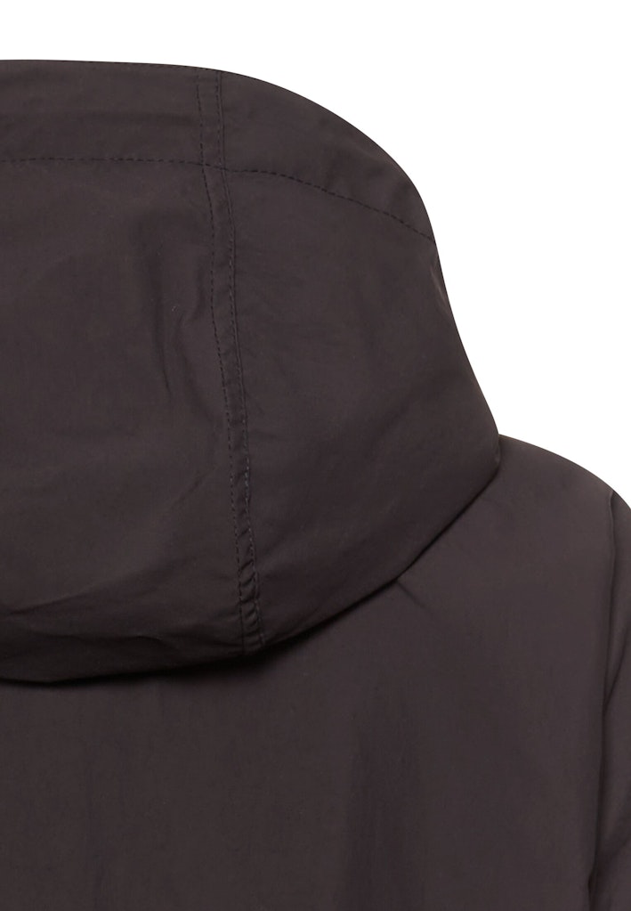 Leicht packbare Übergangsjacke im Oversized Fit