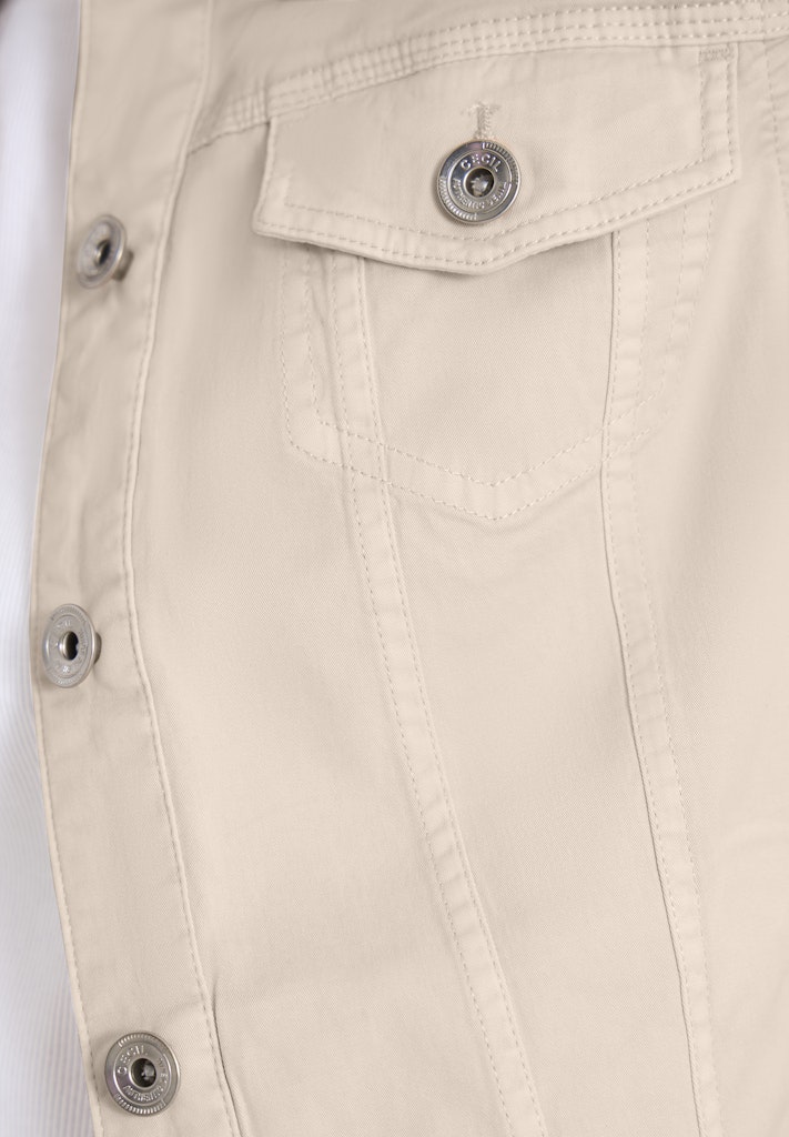 Jeansjacke mit Brusttaschen und Knöpfen