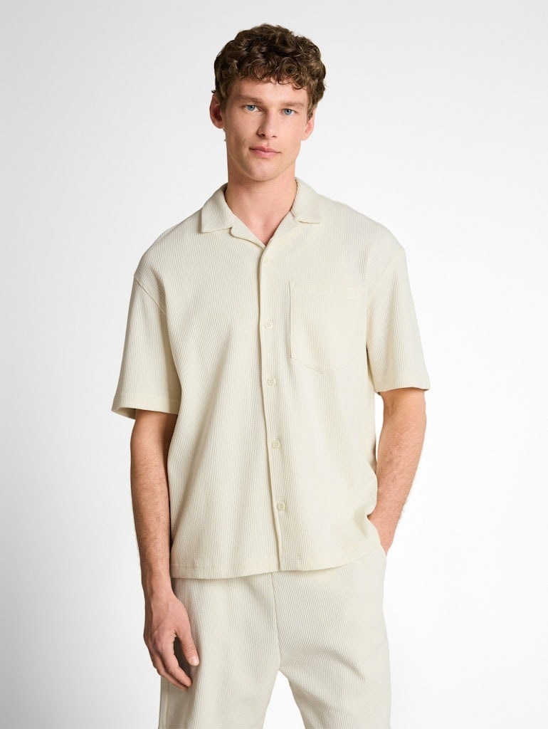 Relaxed Fit Resort Hemd mit Waffelstruktur