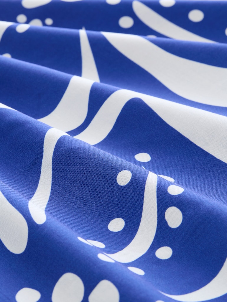 T-Shirt im Material-Mix