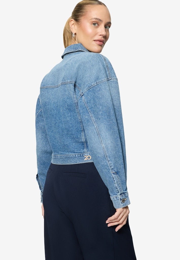 Jeansjacke kurz mit Knopfleiste