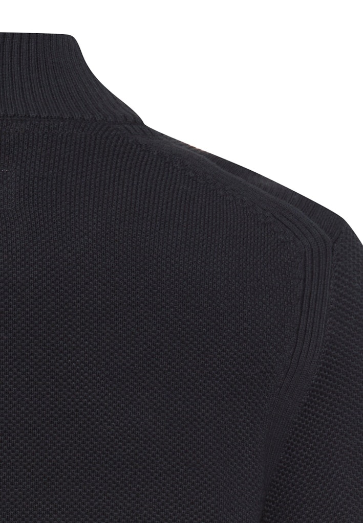 Strickjacke mit Stehkragen