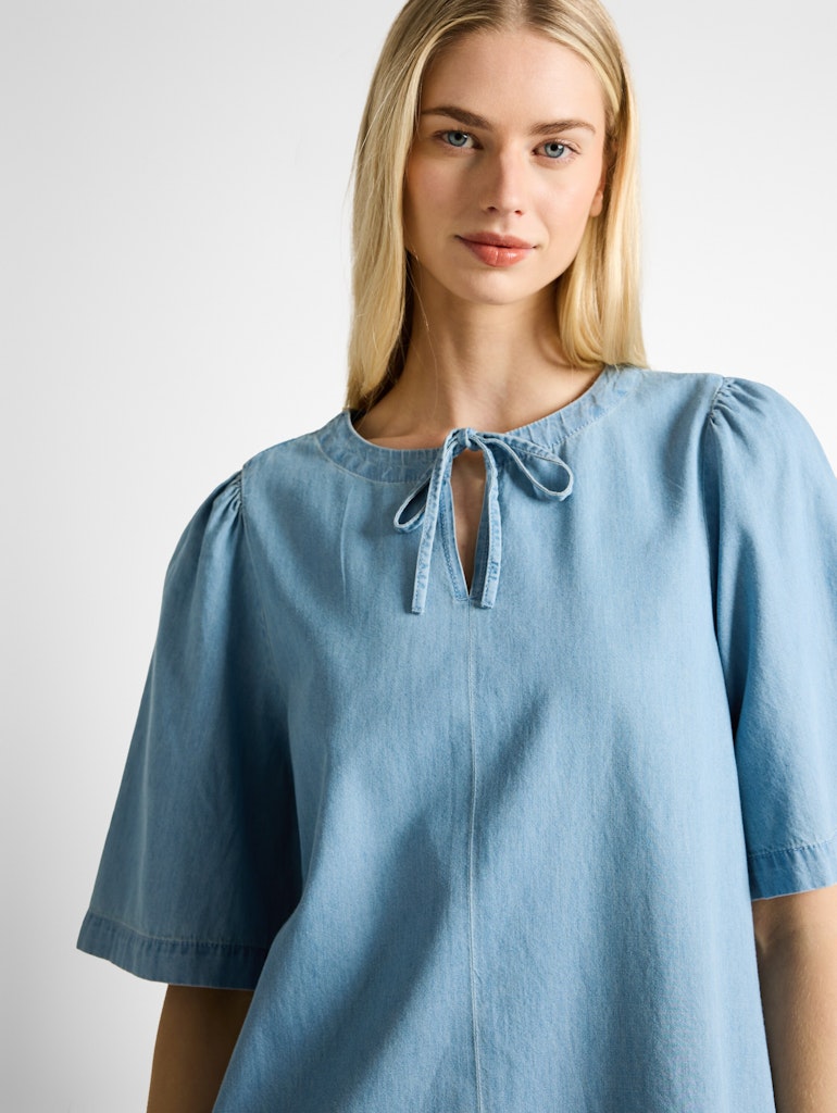 Mini-Jeanskleid mit Eingriffstaschen