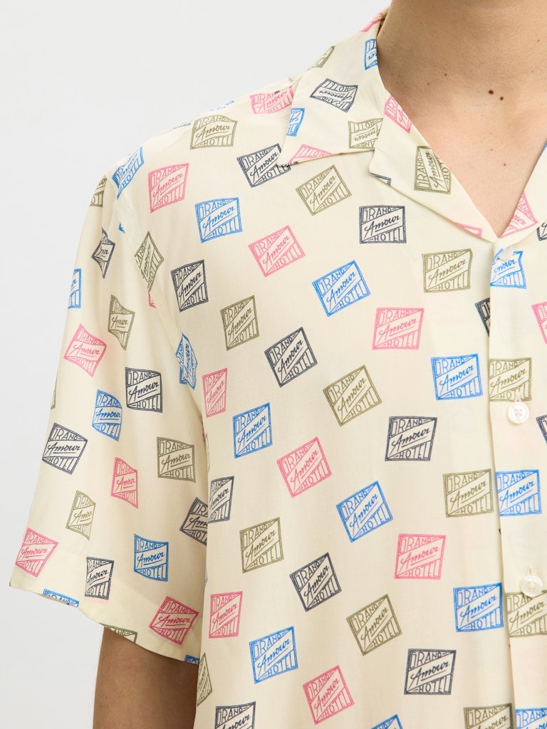 SLHRLXHOTEL AMOUR STAMPS AOP SS SHIRT
