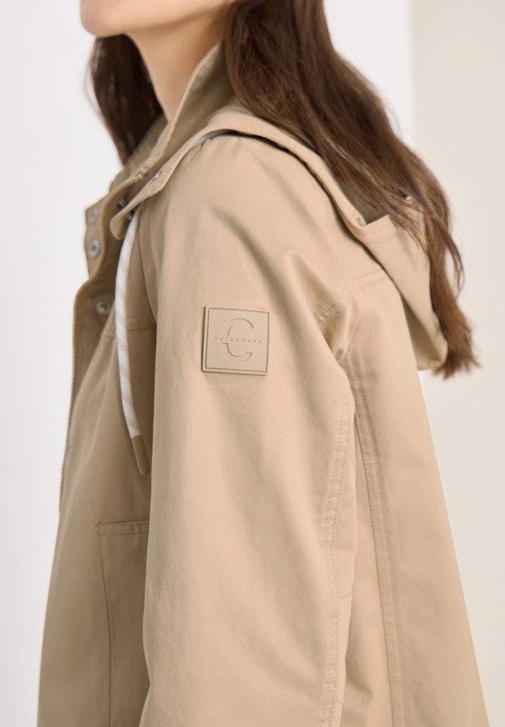 Jacke mit Kapuze und Tunnelzug