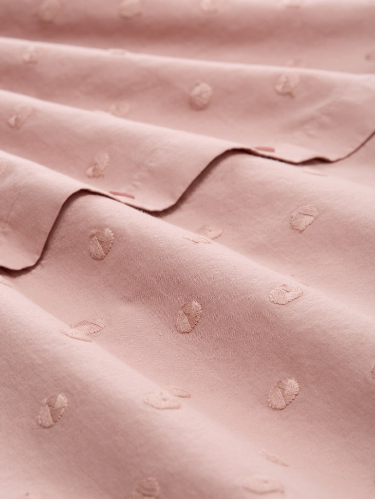 Hemdbluse mit gepunkteter Struktur