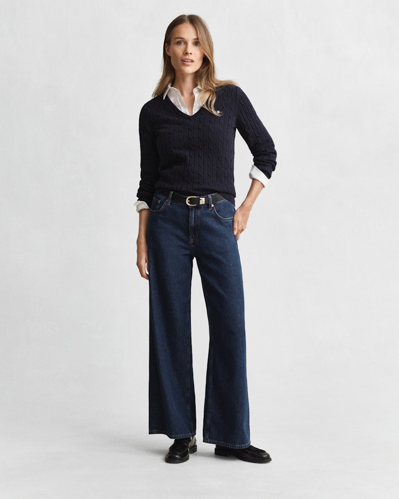 V-Neck Pullover mit Zopfmuster