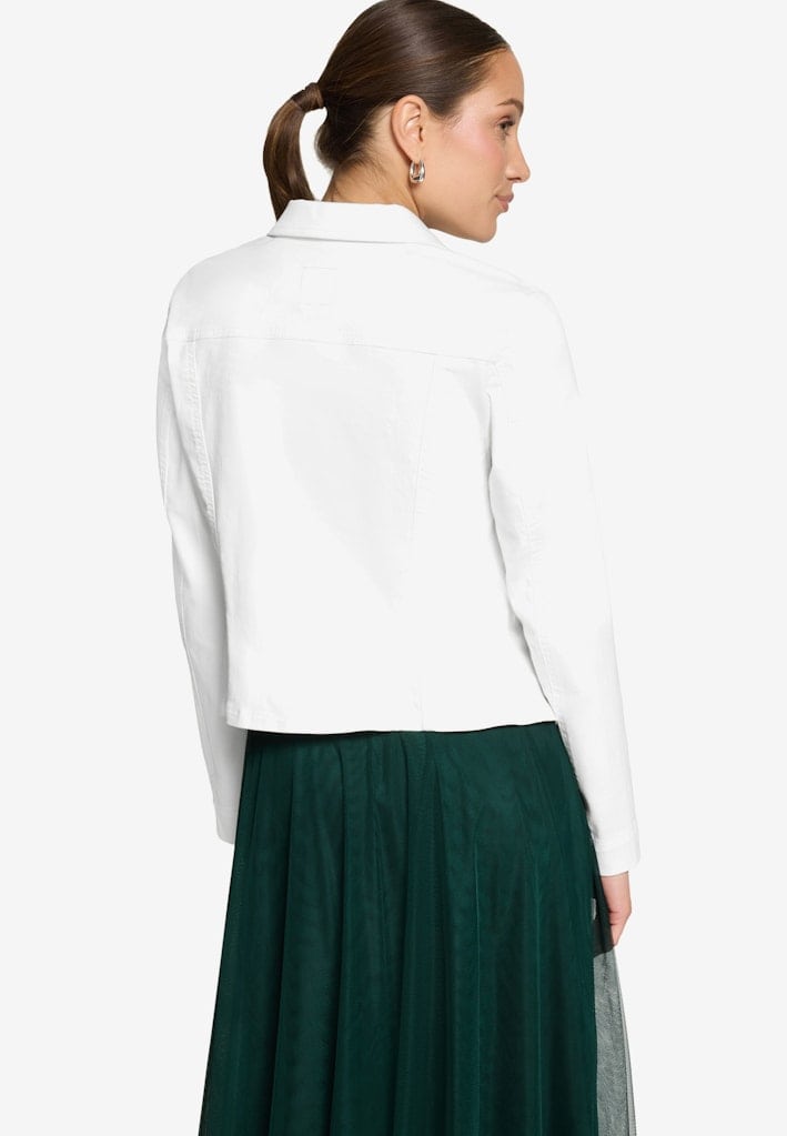 Jeansjacke tailliert mit Knopfleiste