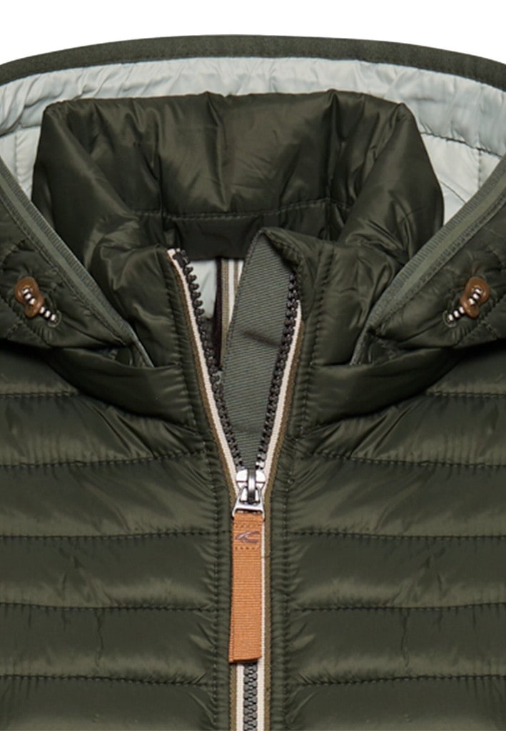Wasserabweisende Steppjacke mit Reißverschlusstaschen