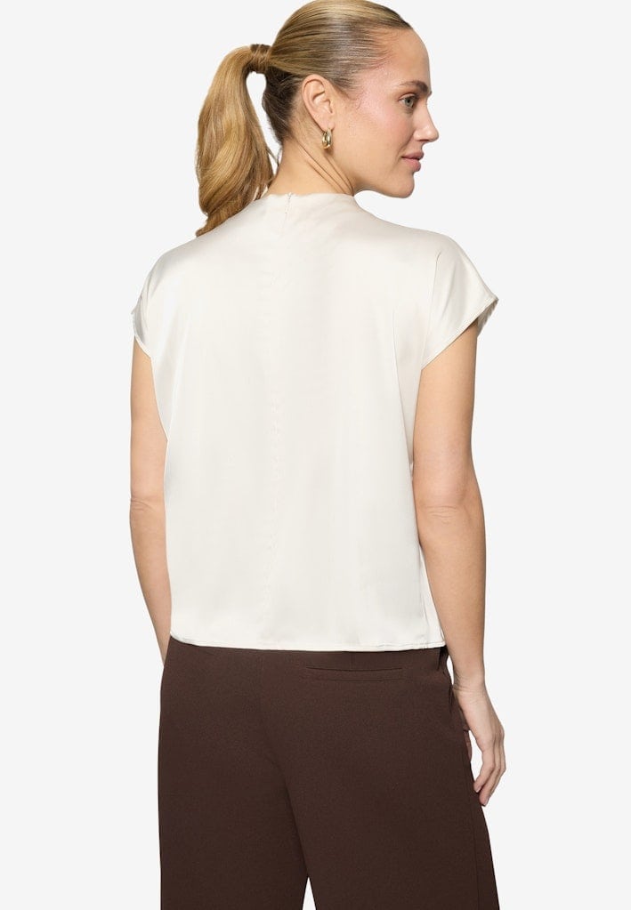 Satinbluse mit Stehkragen