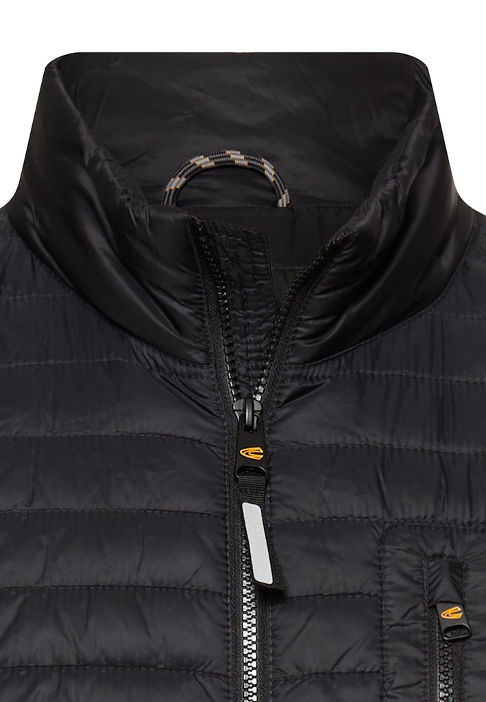 Stepppjacke mit wasserabweisender Funktion