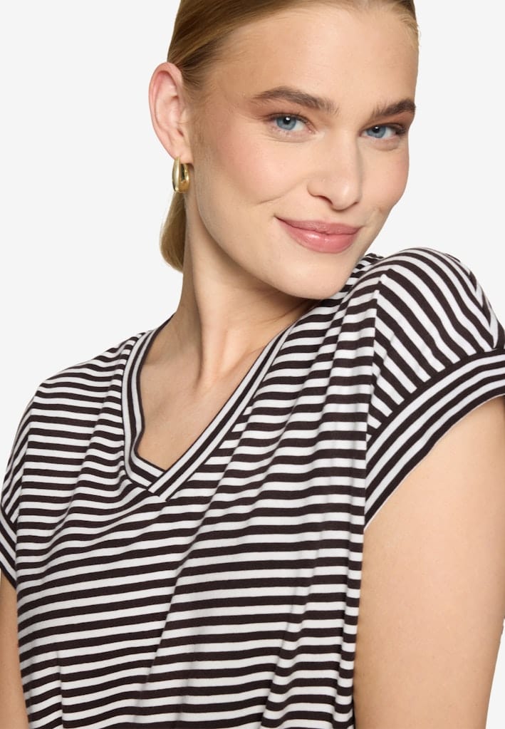 Shirt gestreift mit V-Ausschnitt