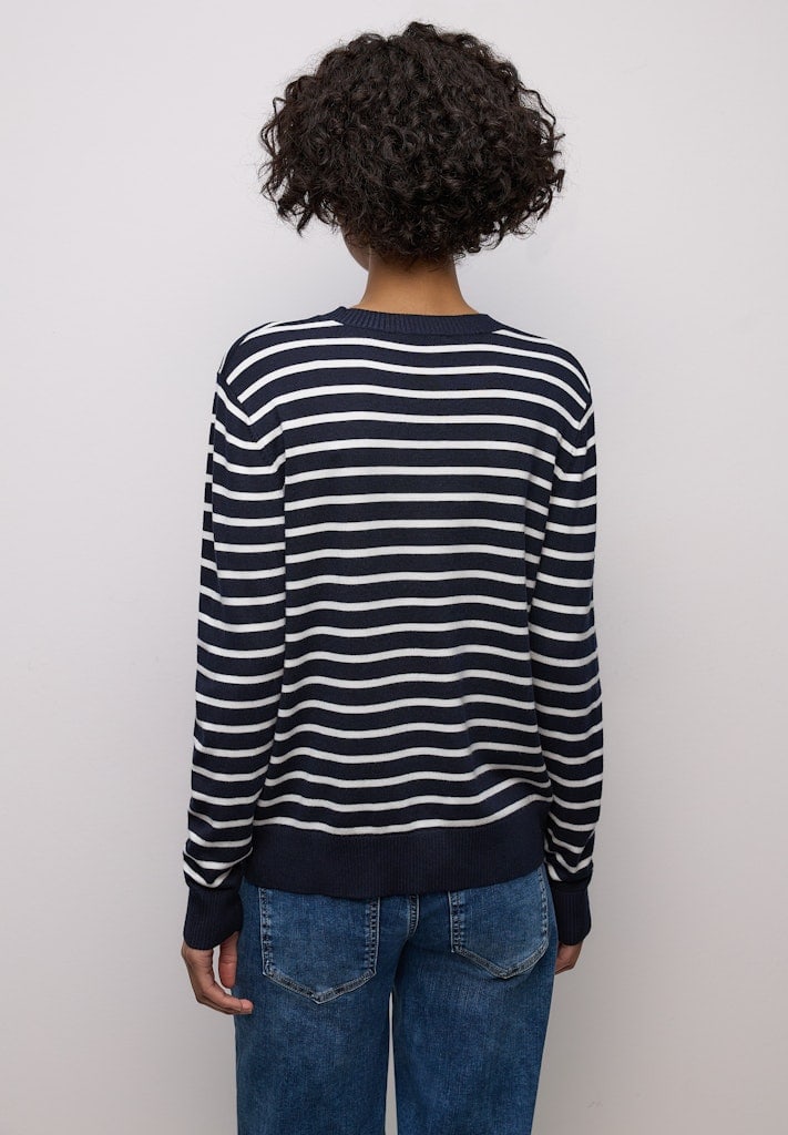 Gestreifter Pullover