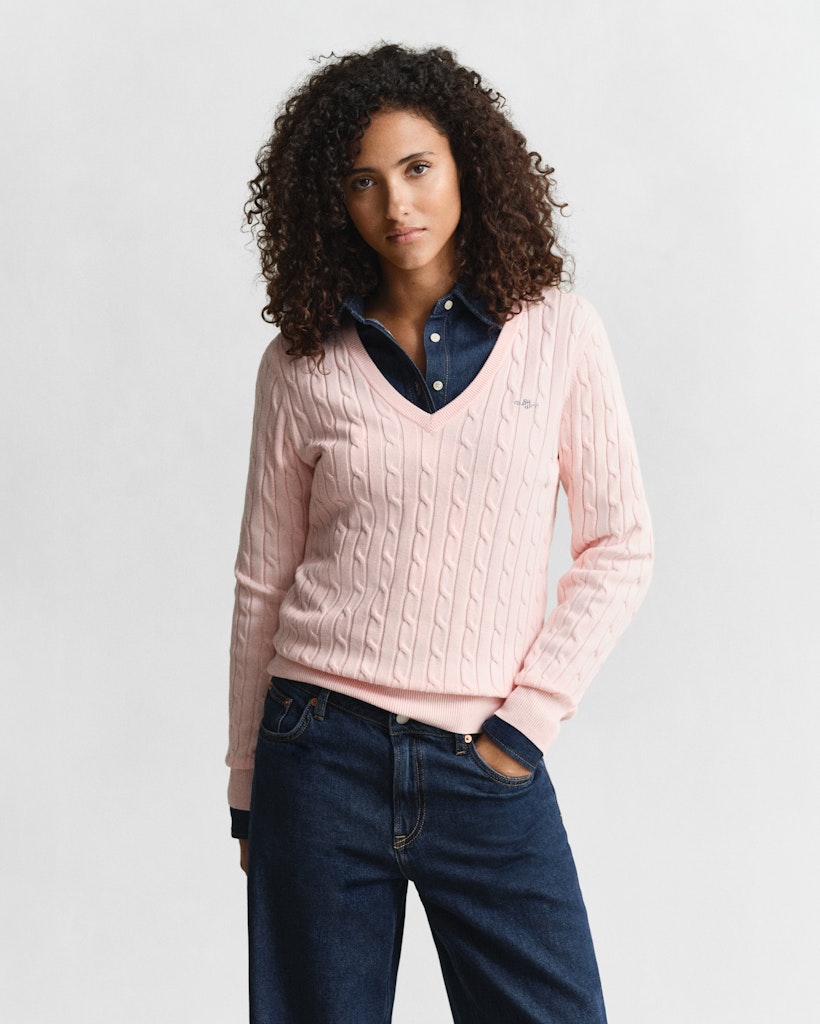 V-Neck Pullover mit Zopfmuster