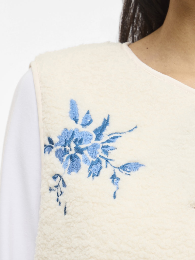 VIADA EMBROIDERY TEDDY VEST OTW