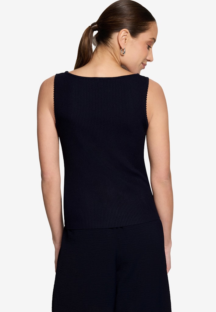 Stricktop mit U-Boot Ausschnitt