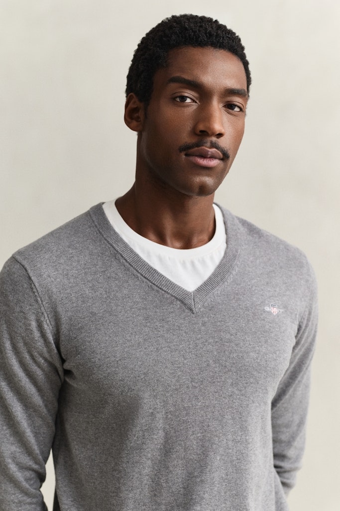 Klassischer V-Neck Pullover aus Baumwolle