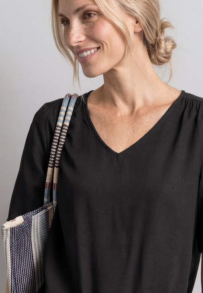 Kurzarm Blusenshirt mit V-Neck