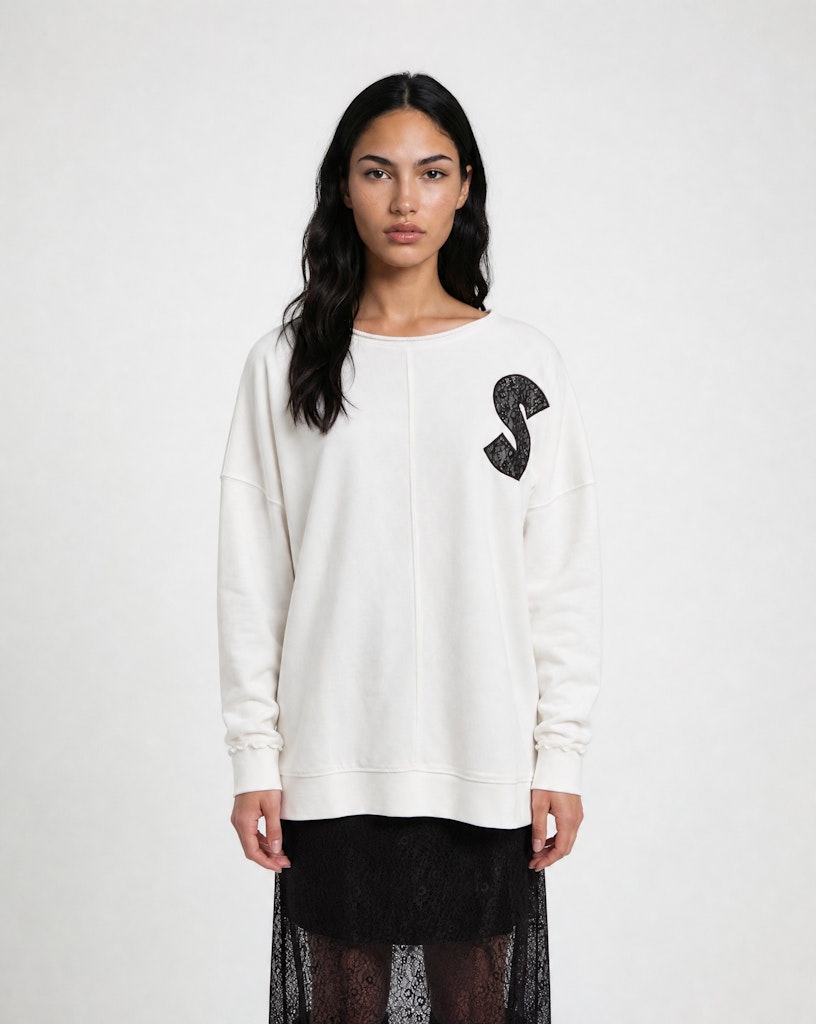 Oversize Sweatshirt Lace Wording
