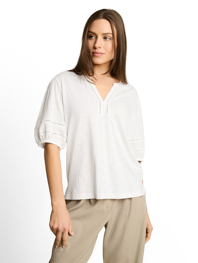 Blusenshirt mit Spitzendetails