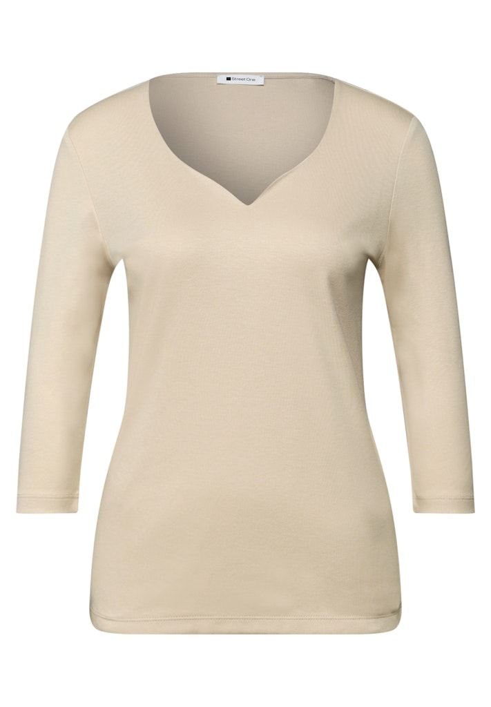 Shirt mit Herzausschnitt