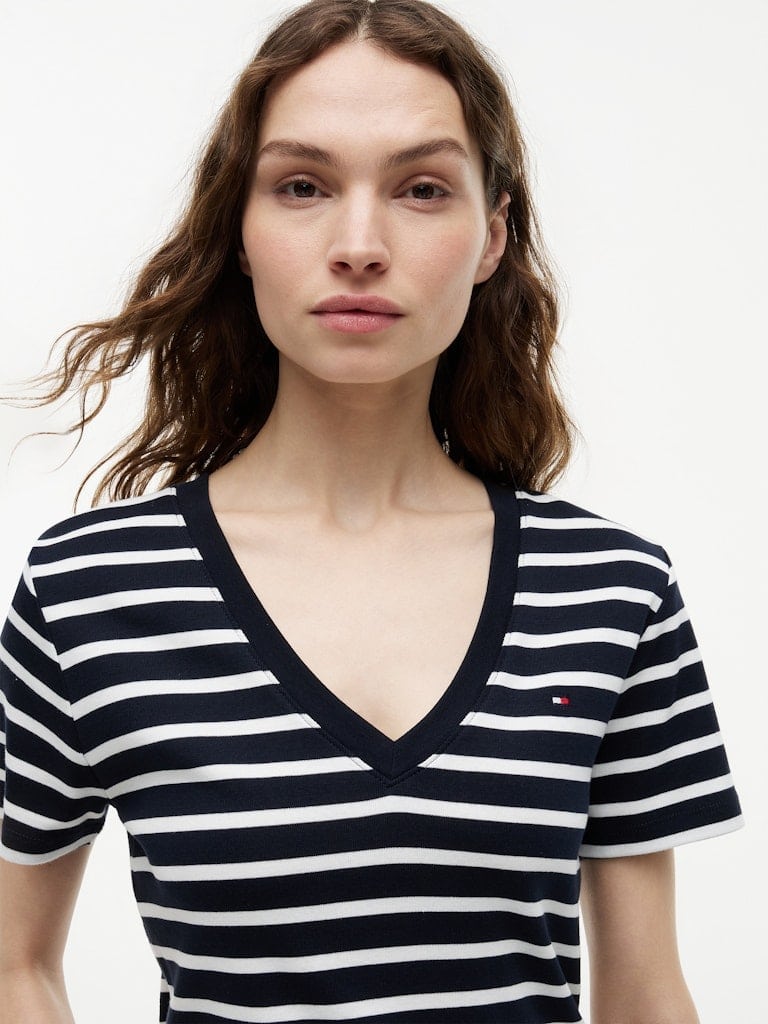 Flag Embroidery V-Neck Slim T-Shirt