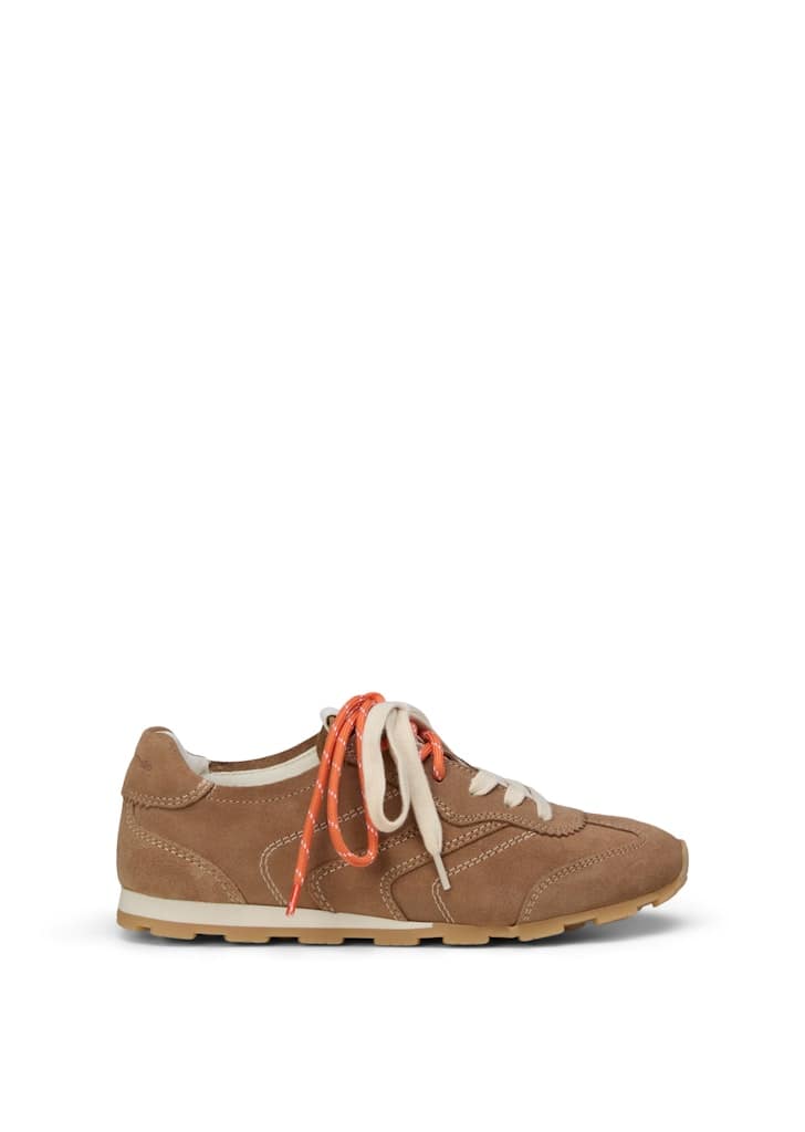 Sneaker Model Court