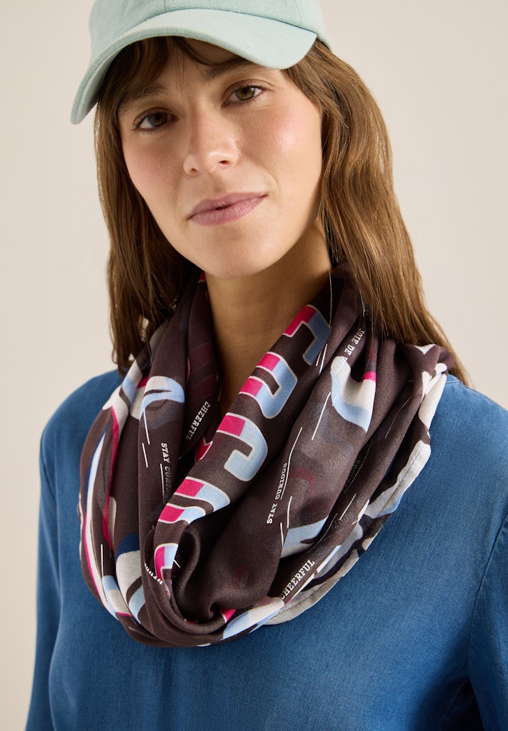 Loop-Schal mit Mustermix