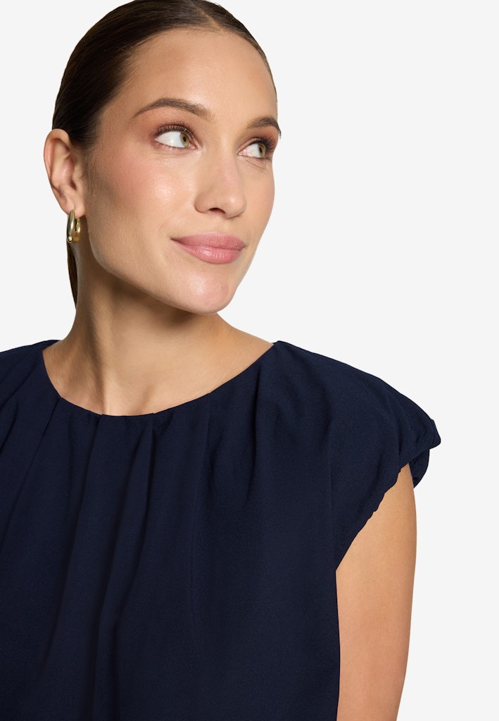 Cropped-Shirt mit Rundhalsausschnitt