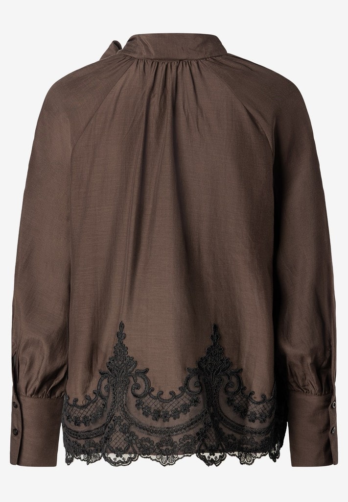Bluse mit Schluppe und Spitzensaum