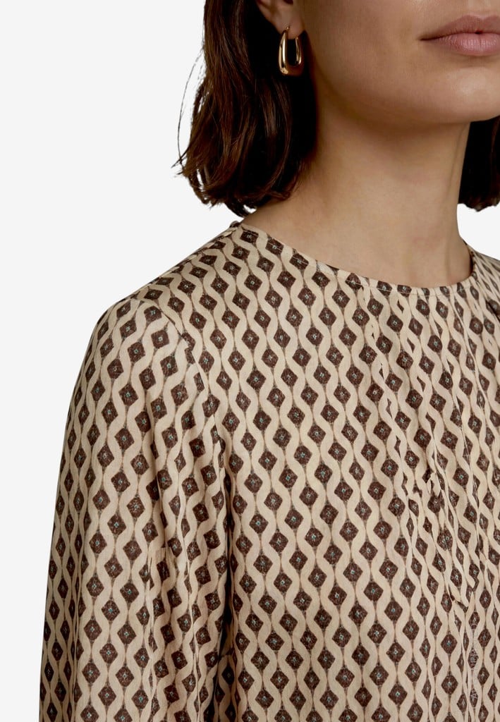 Gemusterte Satin-Bluse mit Rundhalsausschnitt