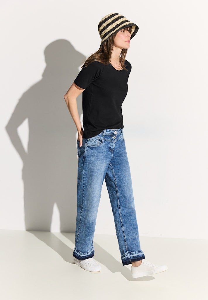 Basic T-Shirt mit Rundhals in Unifarbe