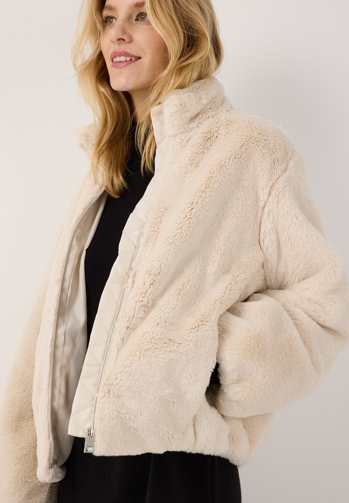 Flauschige Teddyjacke mit Stehkragen