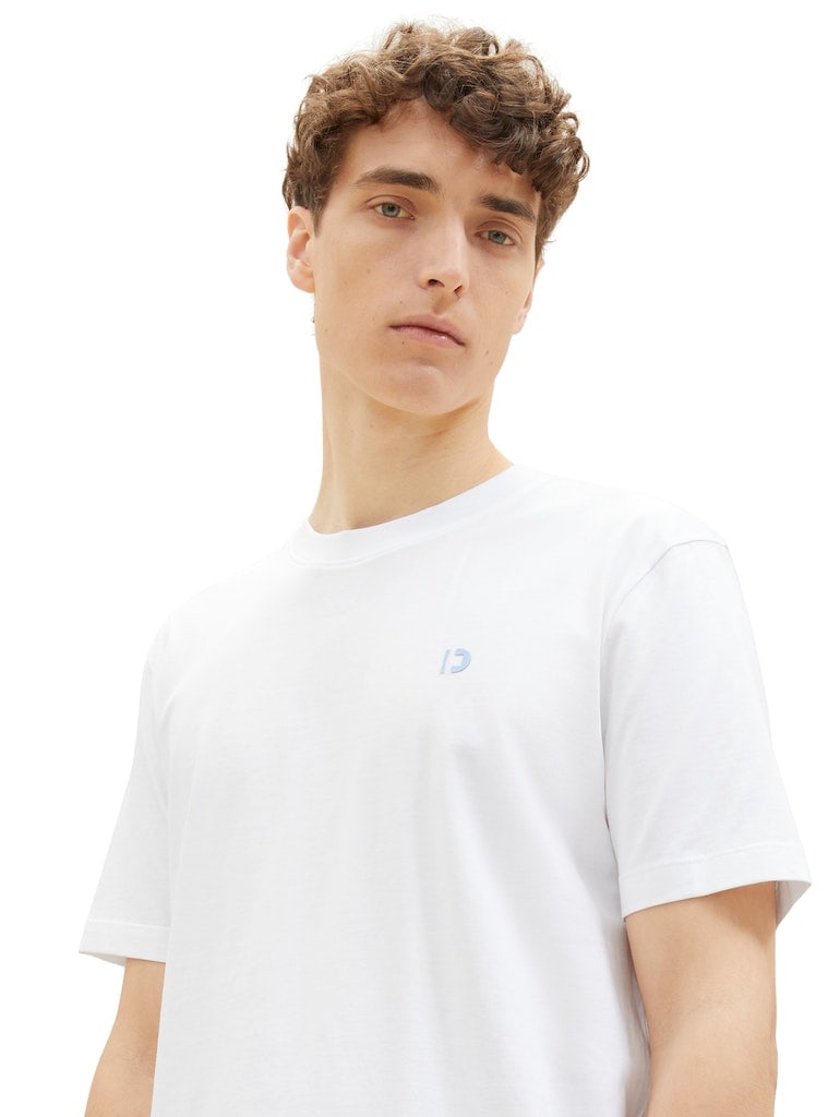 Basic T-Shirt