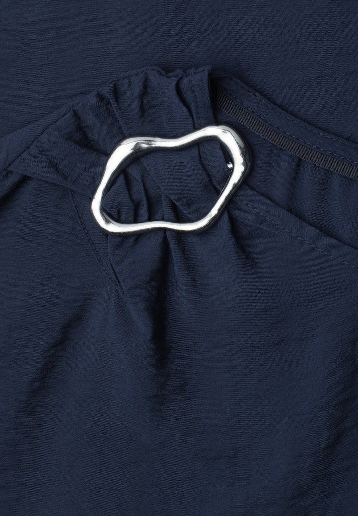 Blusenshirt mit Rundhals und Schnallendetail