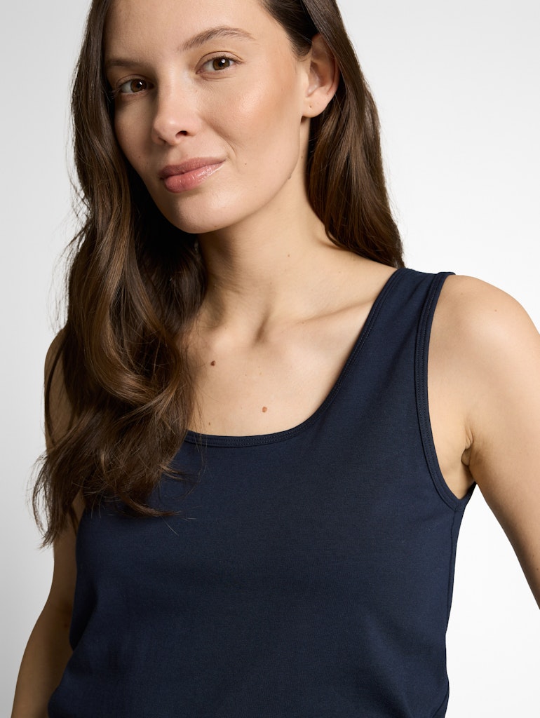 Slim Fit Top mit Rundhalsausschnitt