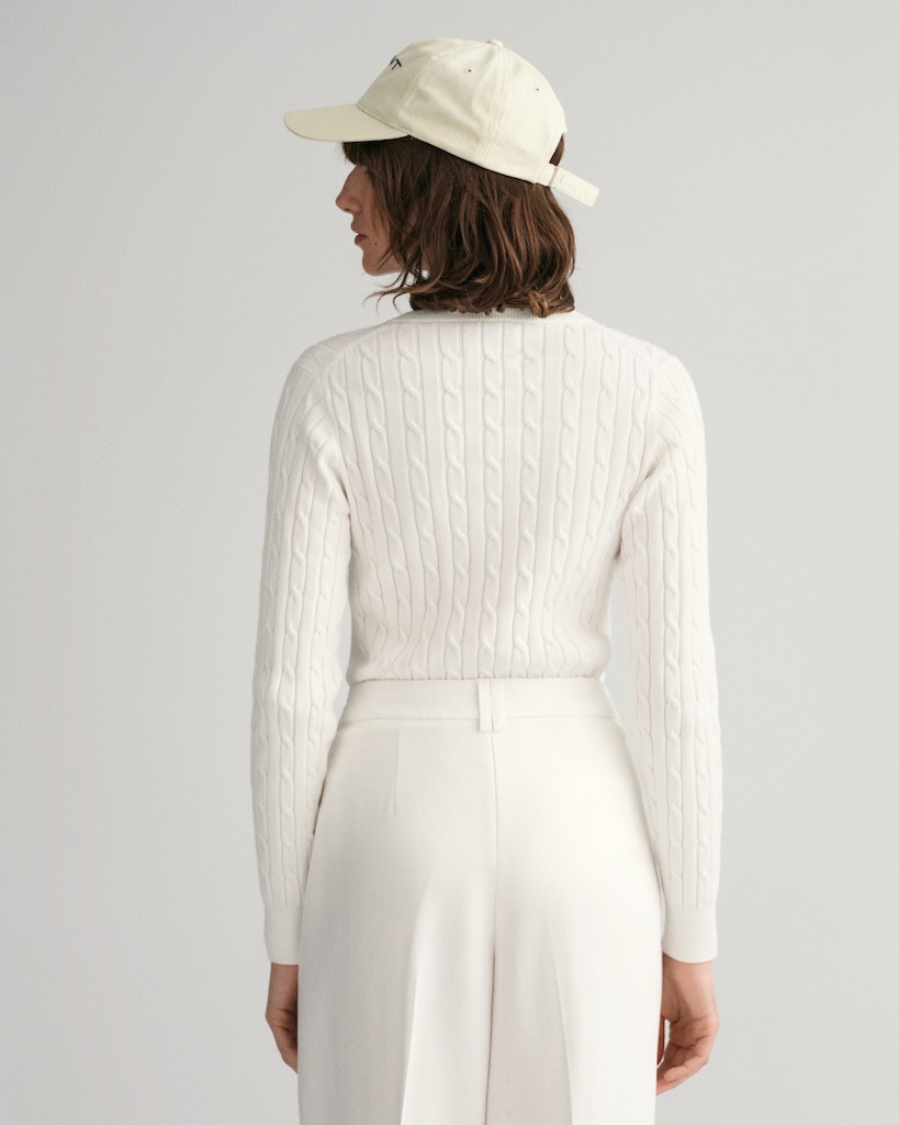 V-Neck Pullover mit Zopfmuster