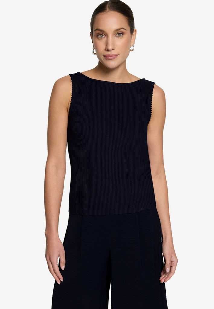 Stricktop mit U-Boot Ausschnitt
