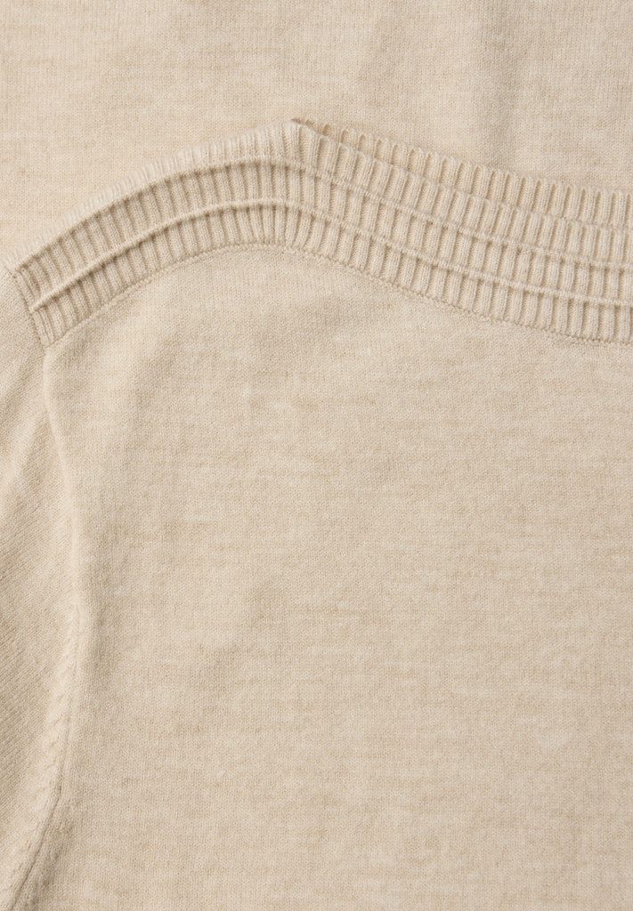 Basic U-Boot Pullover