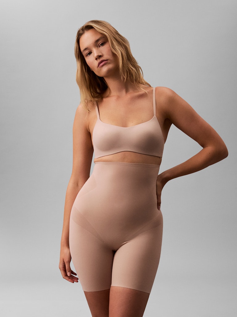 SCULPTED FIRM MICRO THIGH SHORT