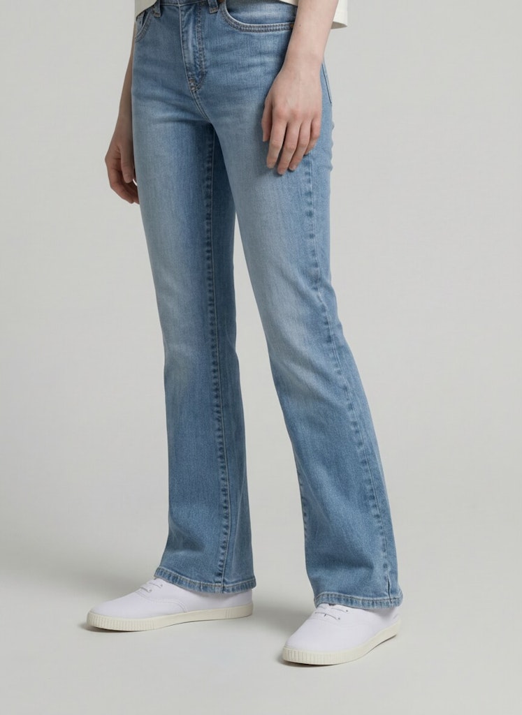 Flared Jeans mit Stretch
