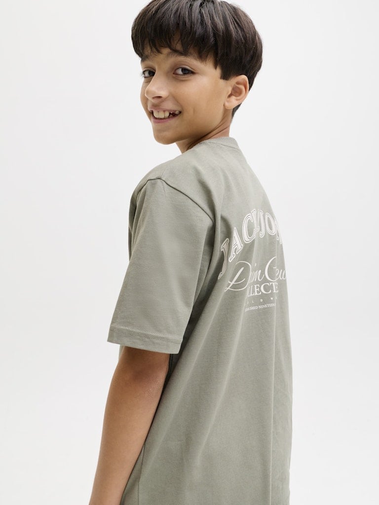 JJEBRANDES BACKP RELAXED TEE SS SN JNR